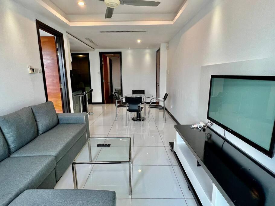 Casa Residency Service Pangsapuri *